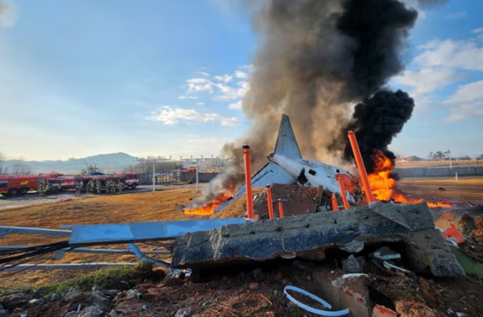 South Korea plane crash Jeju Air flight carrying 181 people